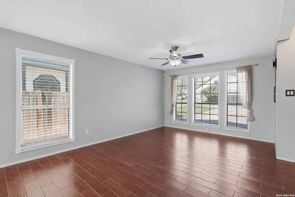 $2,350 | 6422 Lochglen, San Antonio, TX 78240