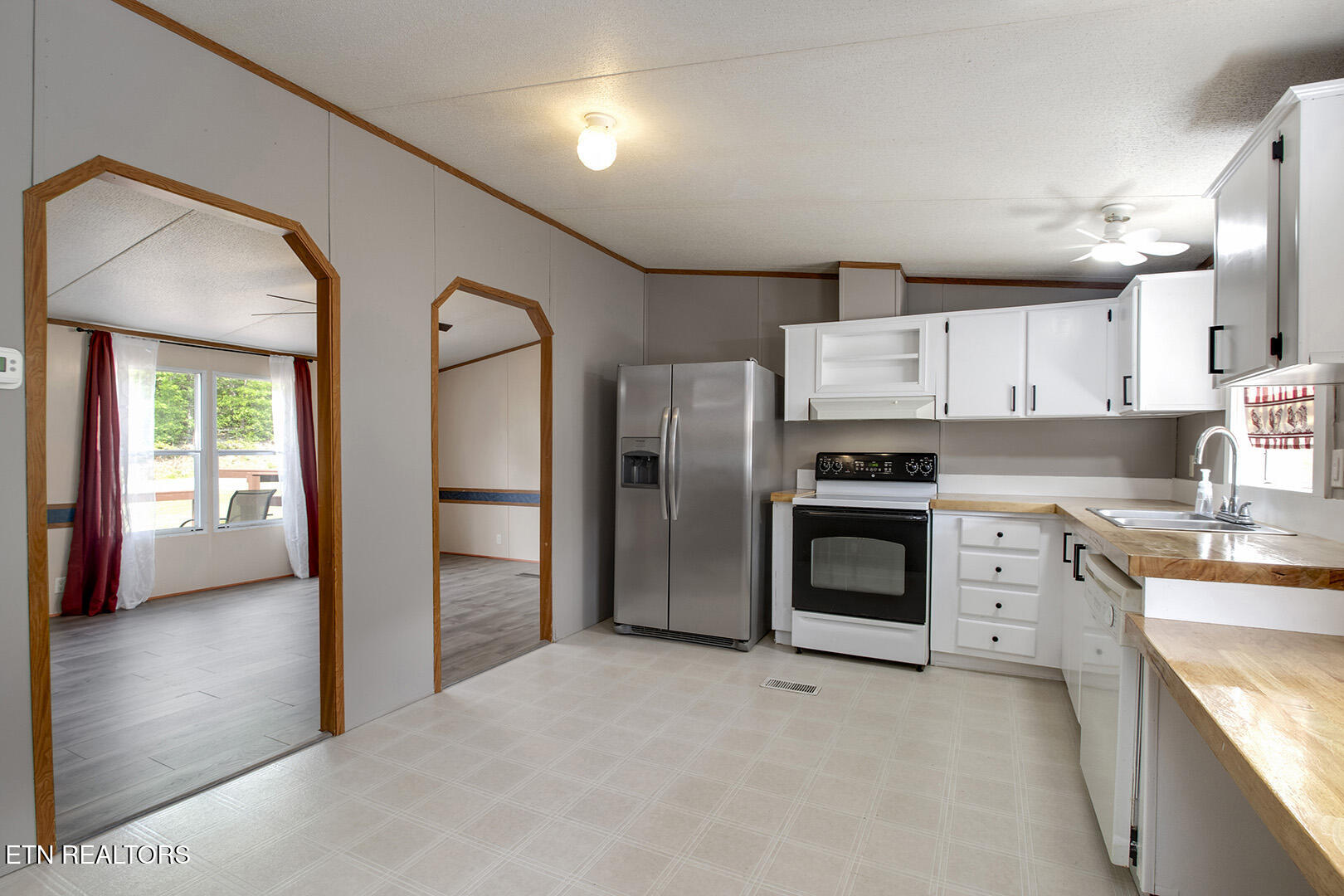 1725 Euchee Road Ten Mile, TN 37880 - Photo 14 of 34 14_EucheeRoad_1725_Kitchen03