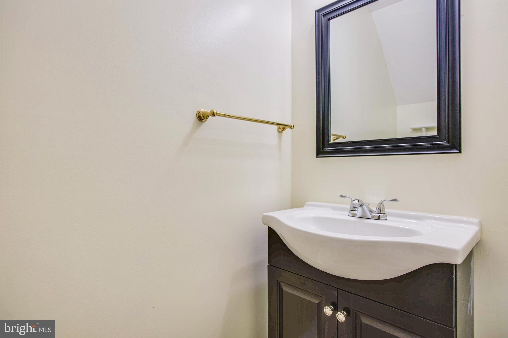 15453 Coatesville Road Beaverdam, VA 23015 - Photo 23 of 62 Main Level Half Bath