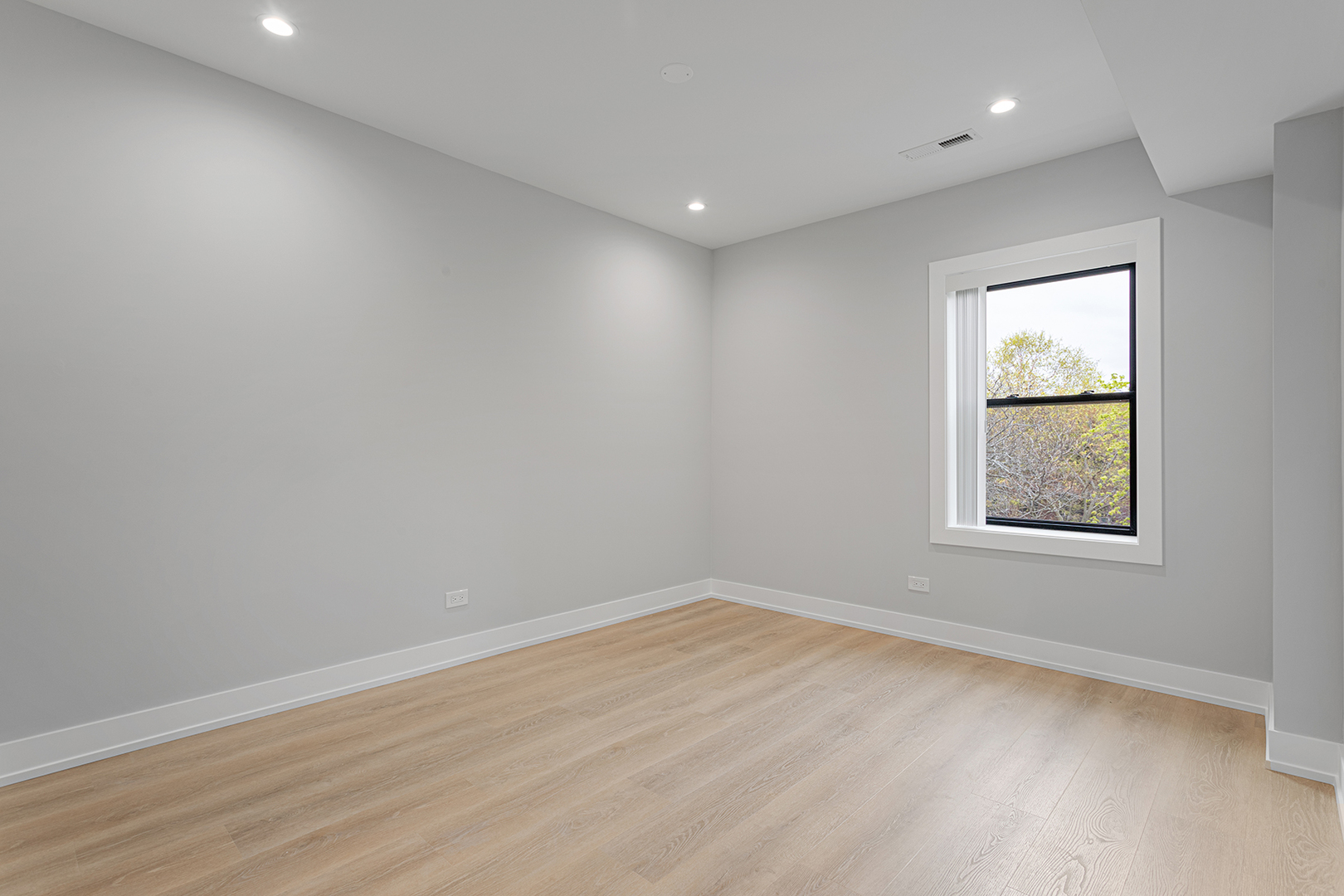 1558 West Juneway Terrace, Unit 2M Chicago, IL 60626 - Photo 6 of 15