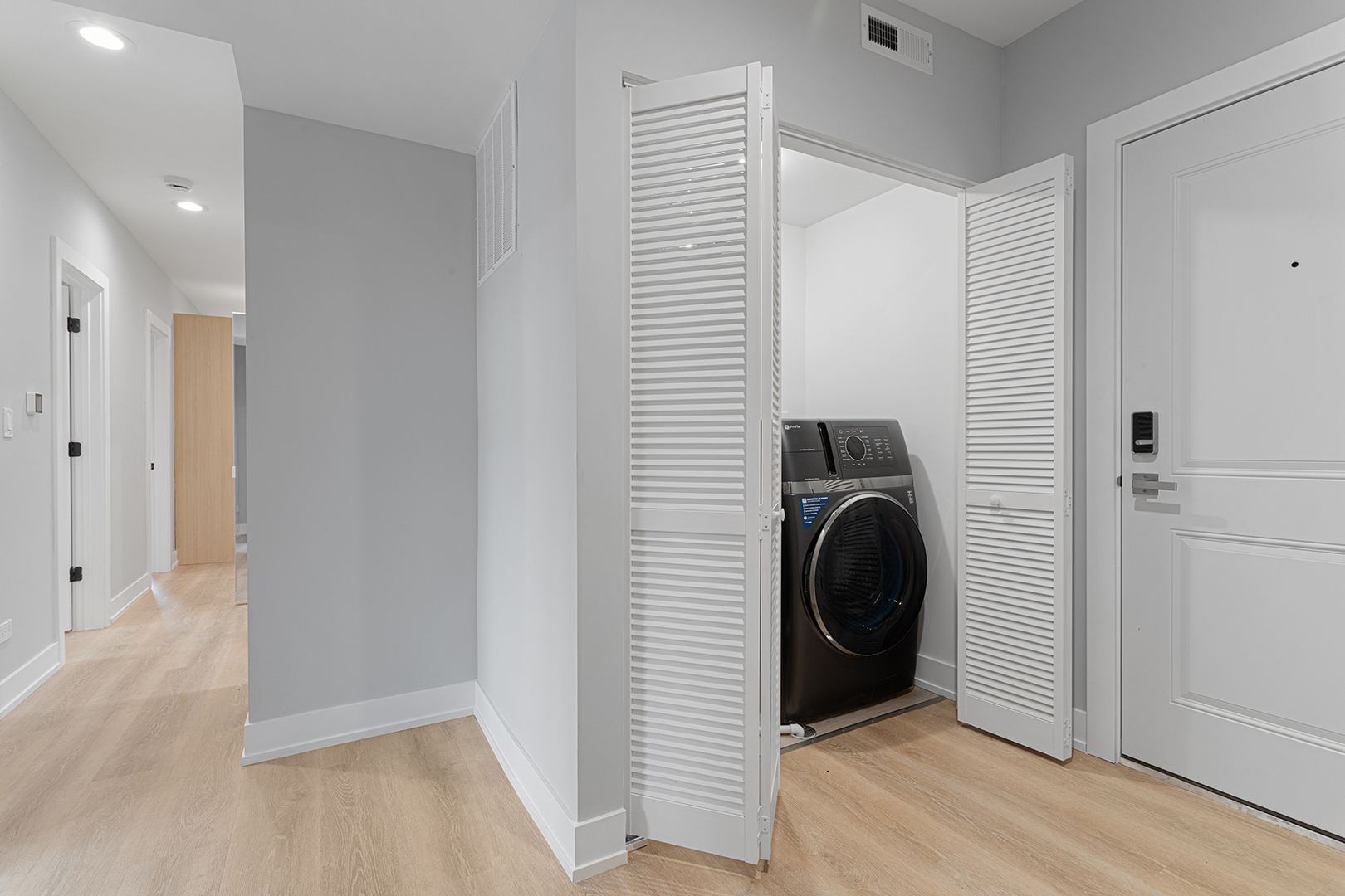1558 West Juneway Terrace, Unit 2M Chicago, IL 60626 - Photo 7 of 15