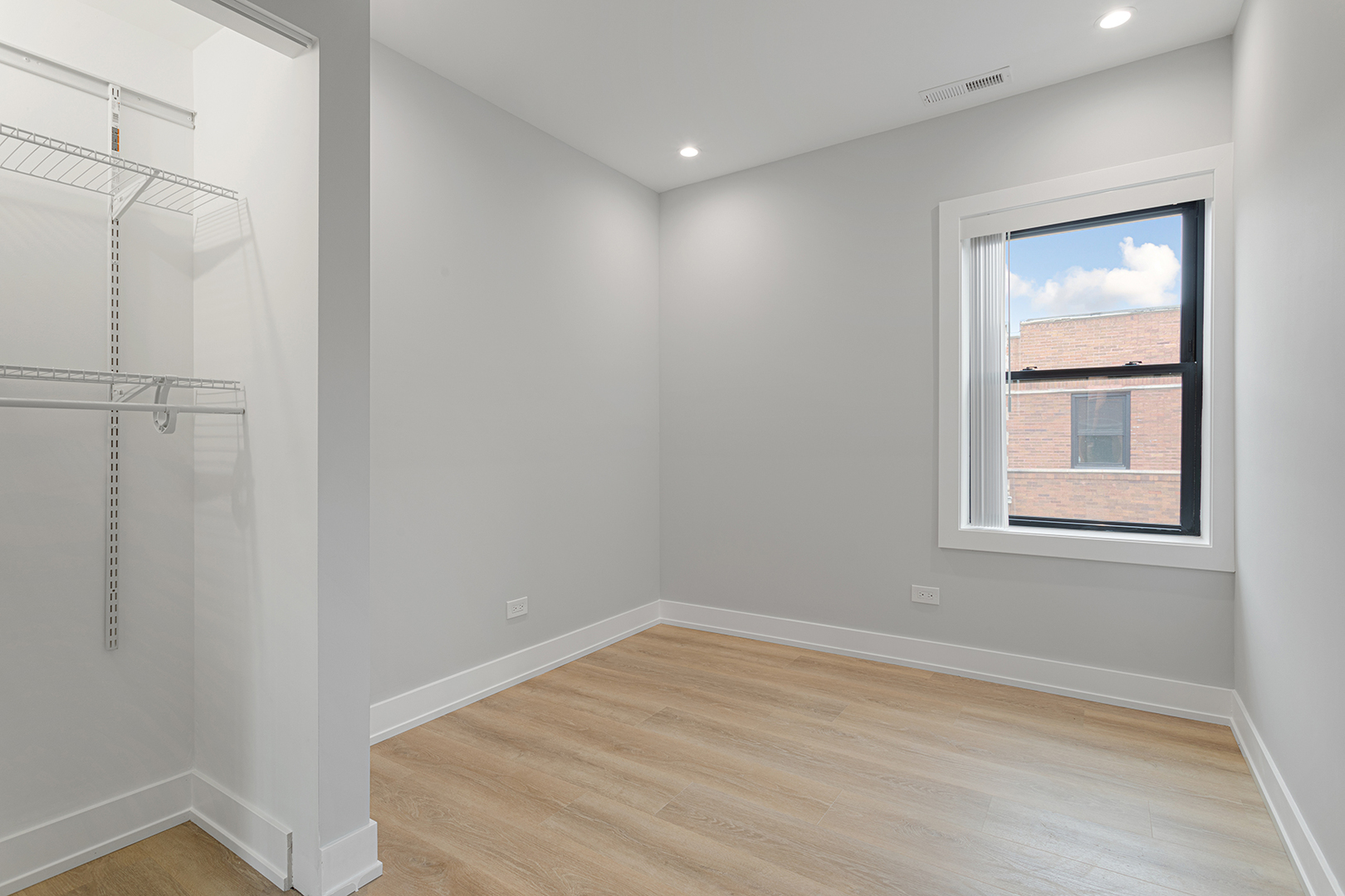 1558 West Juneway Terrace, Unit 2M Chicago, IL 60626 - Photo 9 of 15