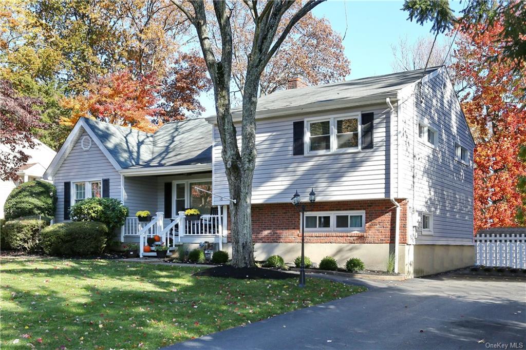 18 Amundsen Lane, New City, NY 10956 Compass