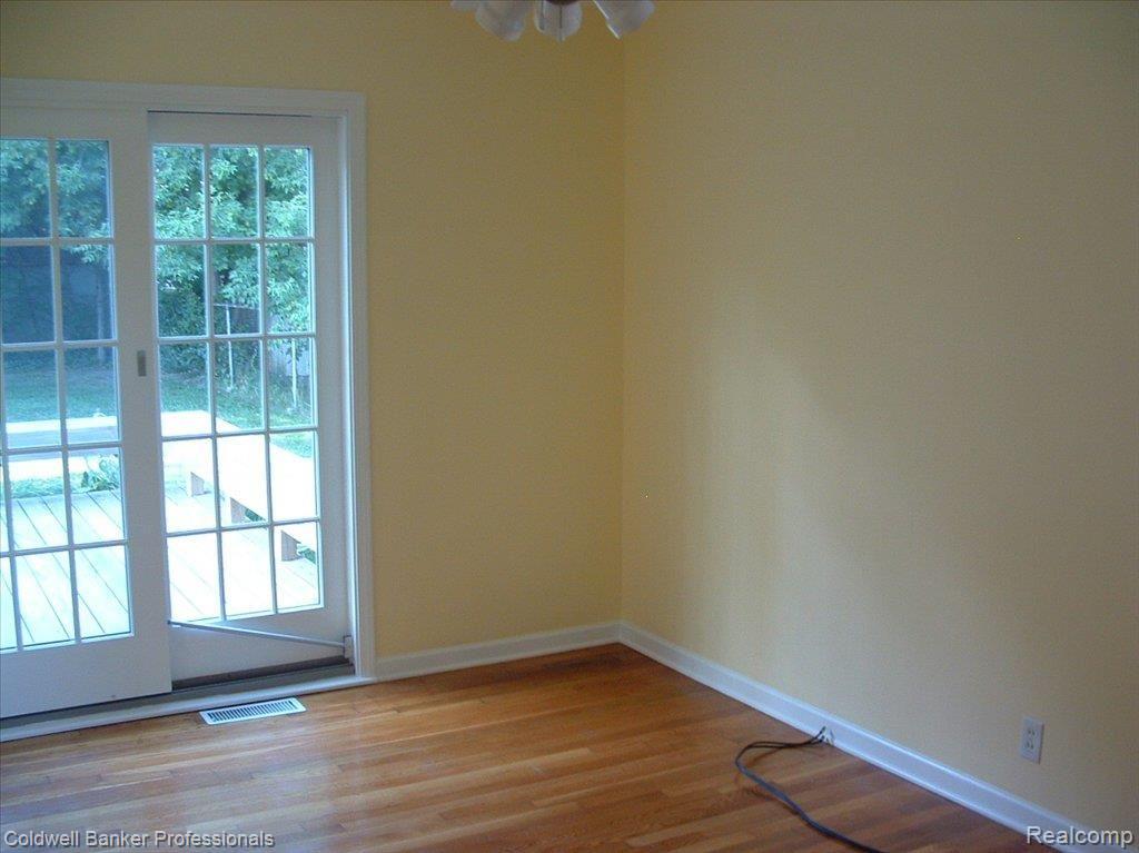 4126 Samoset Road Royal Oak, MI 48073 - Photo 3 of 10 SAMOSET 007