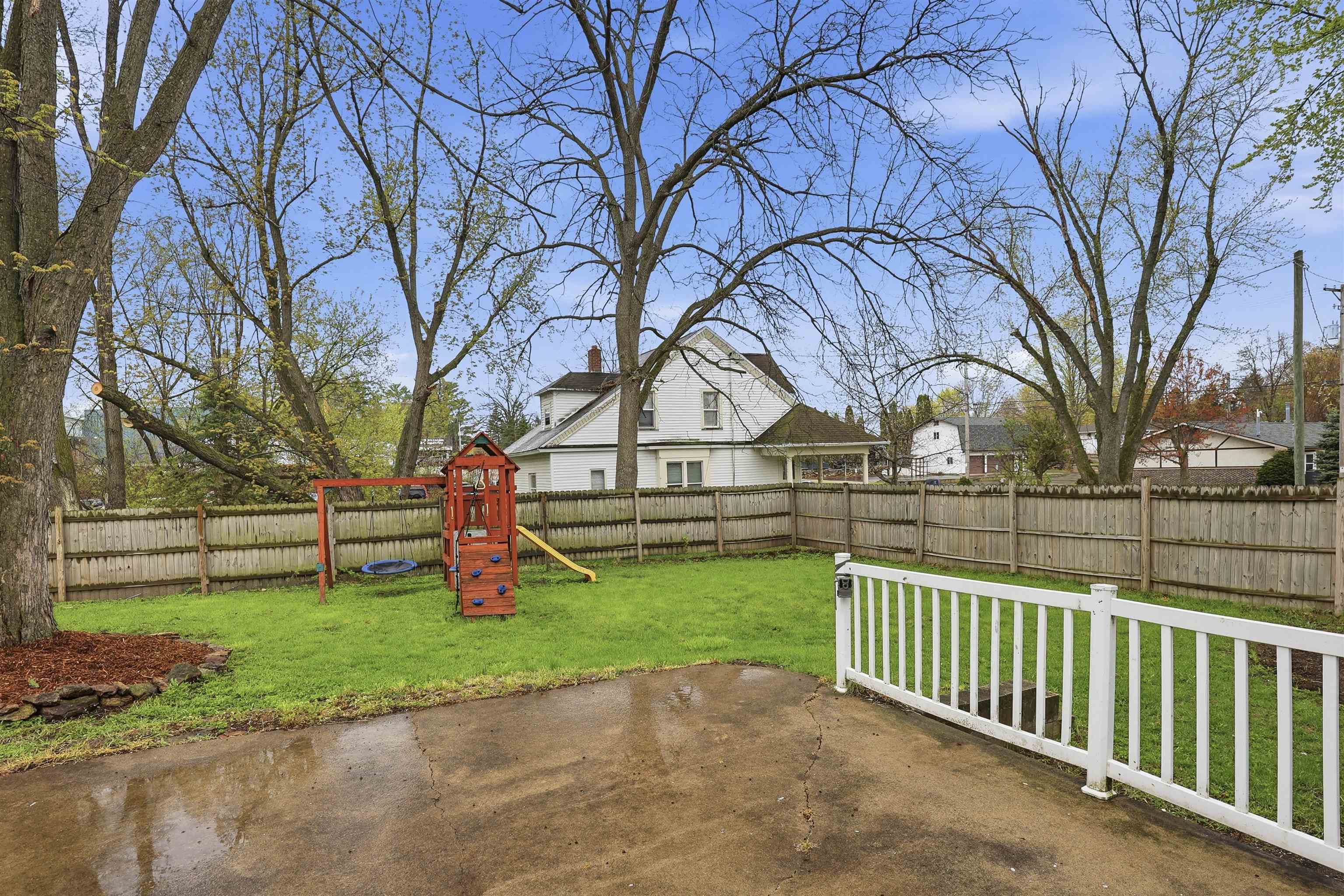 1602 Division Street New London, WI 54961 - Photo 25 of 34