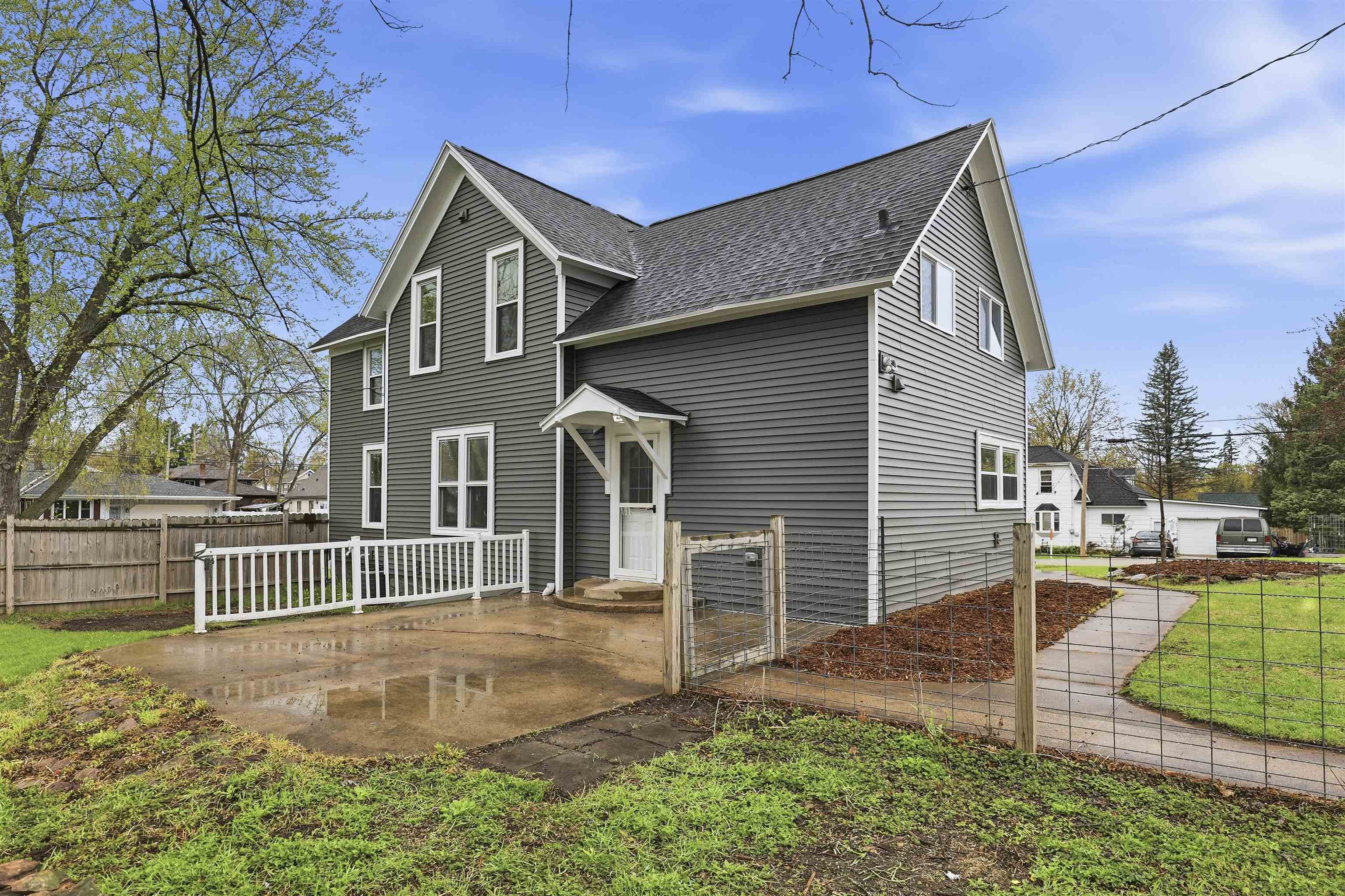 1602 Division Street New London, WI 54961 - Photo 27 of 34