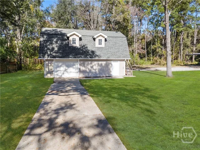 $989,000 | 472 Laurel Circle South, Bloomingdale, GA 31302