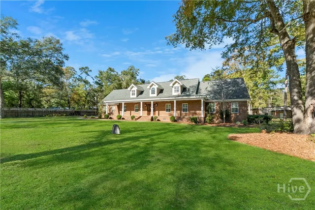 $989,000 | 472 Laurel Circle South, Bloomingdale, GA 31302