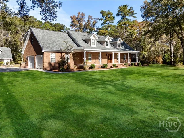 $989,000 | 472 Laurel Circle South, Bloomingdale, GA 31302