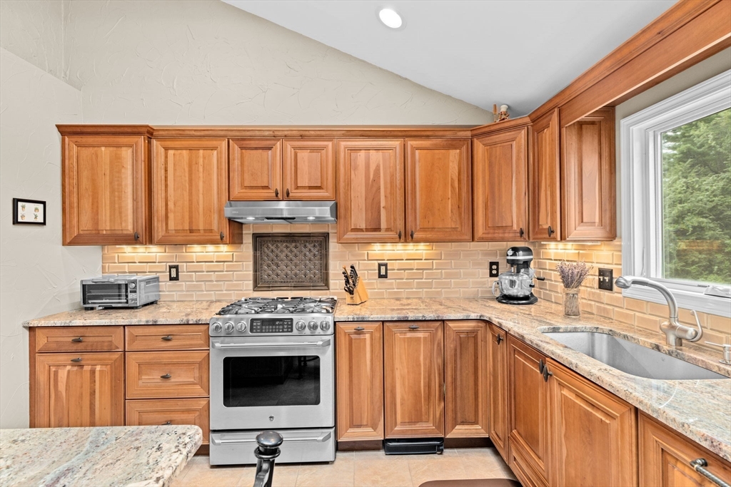 21 Juniper Brook Road Northborough, MA 01532 - Photo 15 of 42 Gallery Image 15