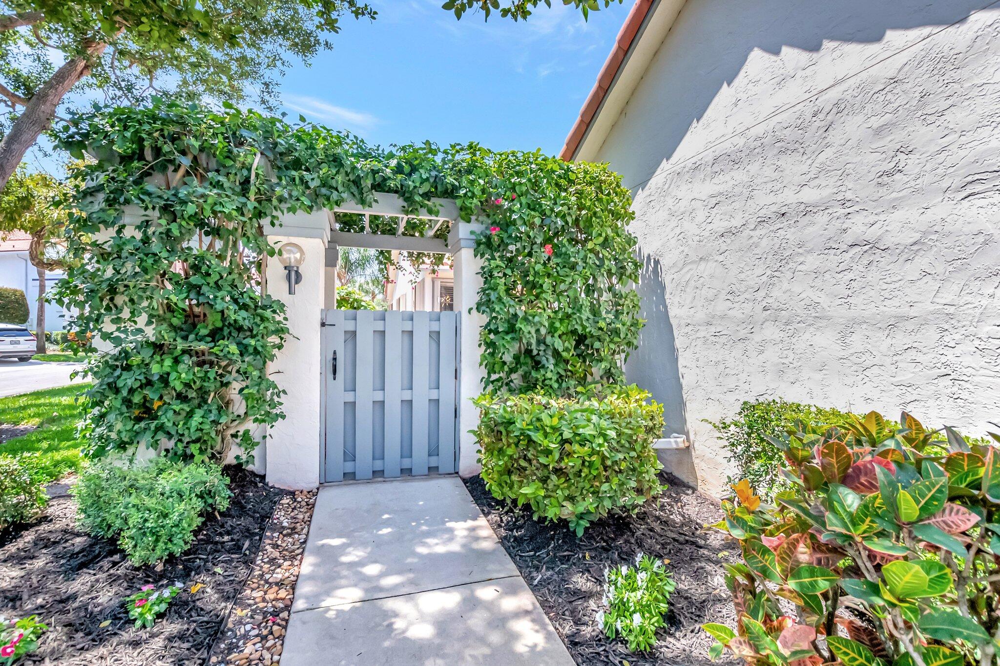 21687 Cromwell Circle Boca Raton, FL 33486 - Photo 4 of 52 Charming Walk Up Path