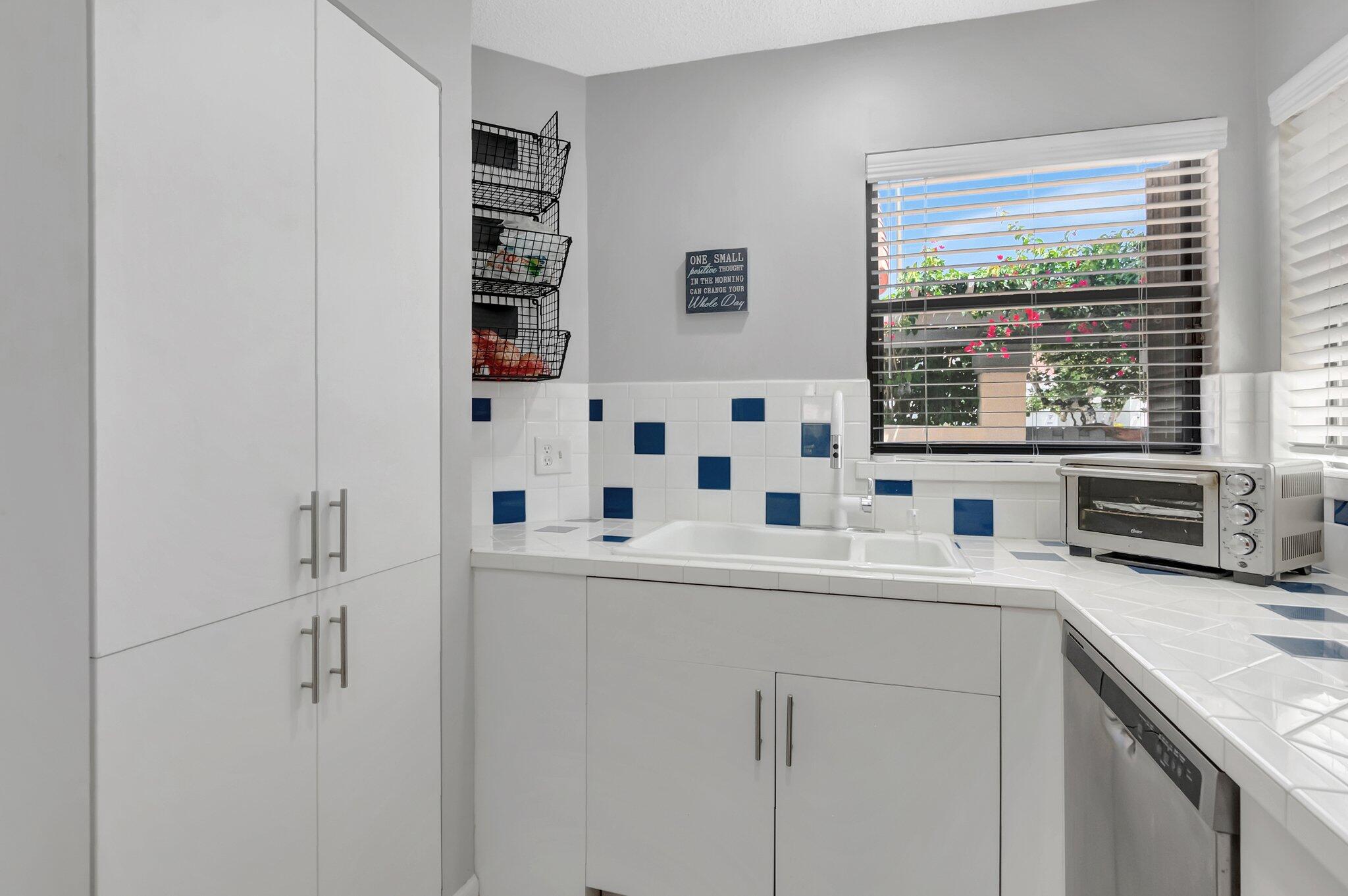 21687 Cromwell Circle Boca Raton, FL 33486 - Photo 7 of 52 Lots of Windows & Cabinetry