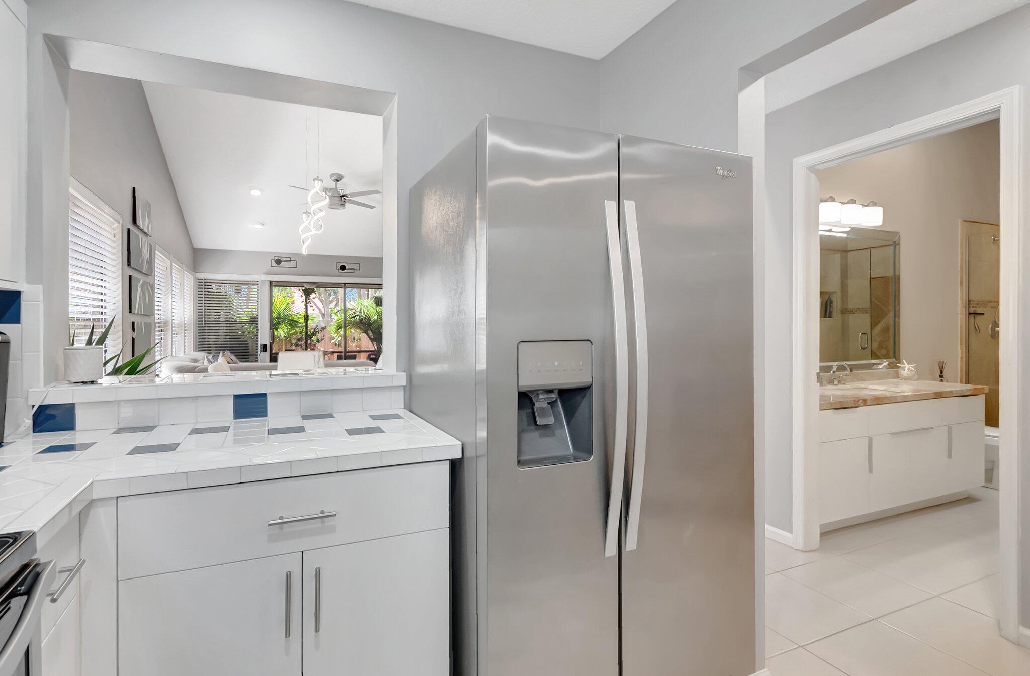 21687 Cromwell Circle Boca Raton, FL 33486 - Photo 8 of 52 Convenient Pass Thru