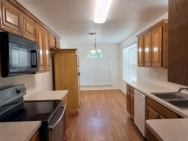 $1,900 | 4305 Hayes, Denton, TX 76207
