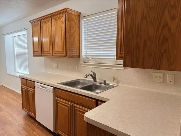 $1,900 | 4305 Hayes, Denton, TX 76207