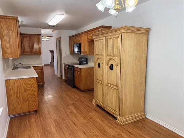 $1,900 | 4305 Hayes, Denton, TX 76207