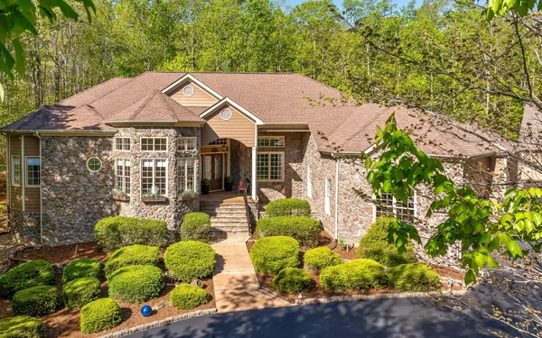 $1,150,000 | 240 Horseshoe Road, Signal Mountain, TN 37377