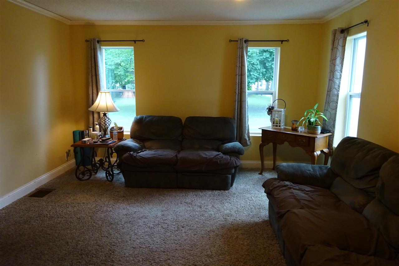 330 Jefferson Street Rochester, IN 46975 - Photo 6 of 30