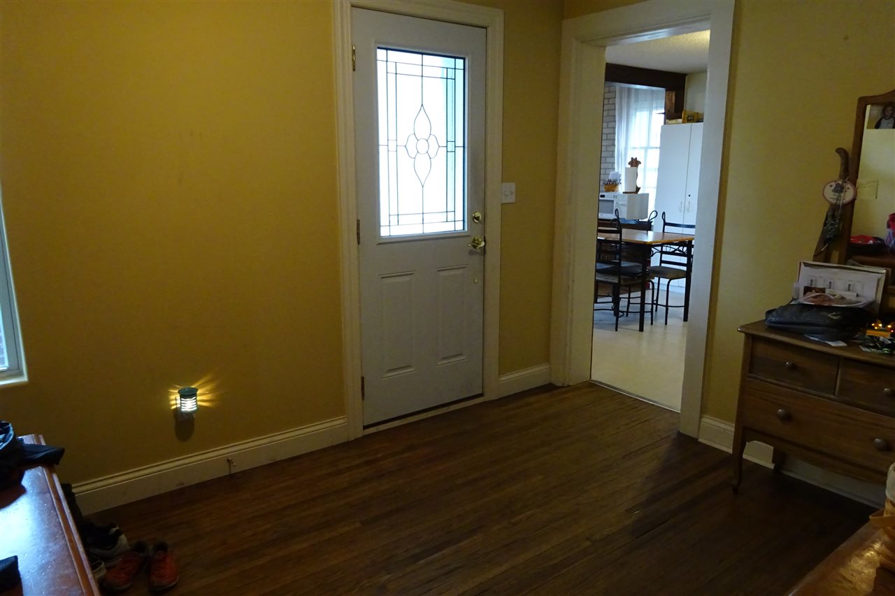 330 Jefferson Street Rochester, IN 46975 - Photo 7 of 30