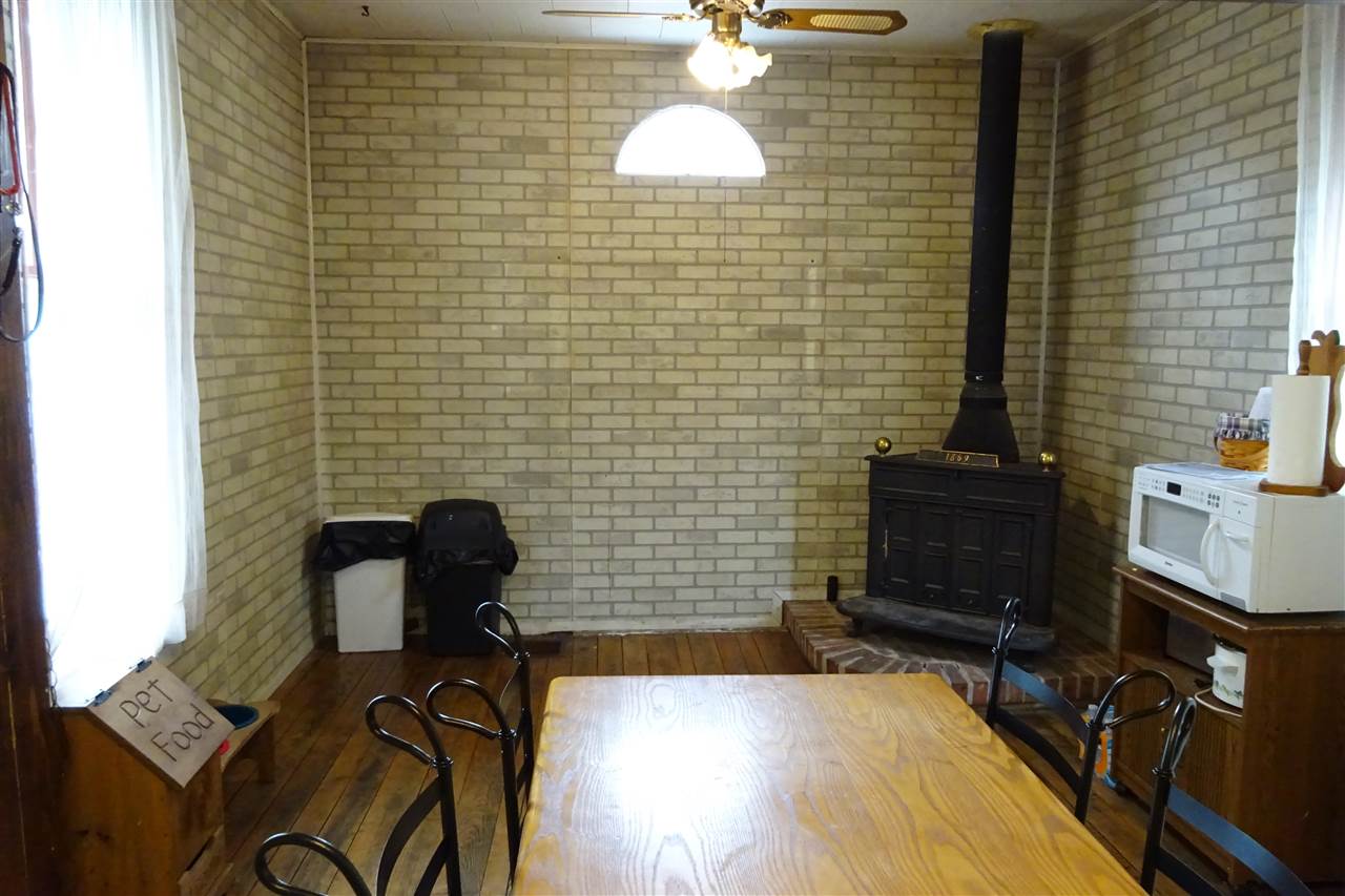 330 Jefferson Street Rochester, IN 46975 - Photo 8 of 30