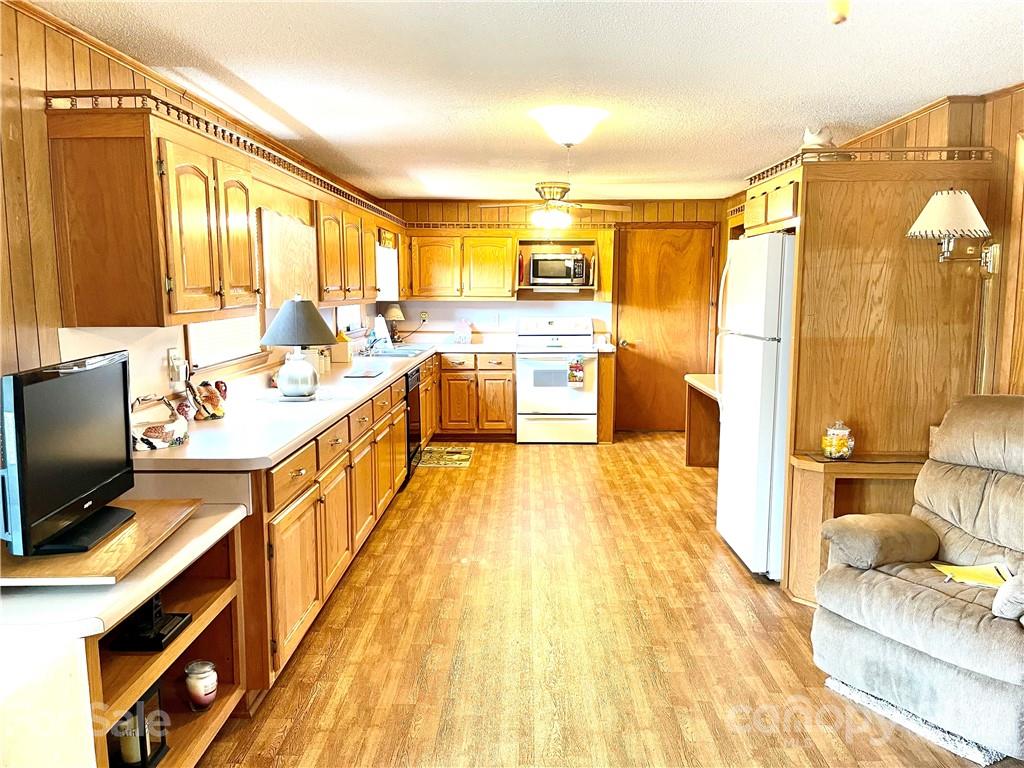 2750 Spencer Road Northeast Conover, NC 28613 - Photo 16 of 43 Gallery Image 16