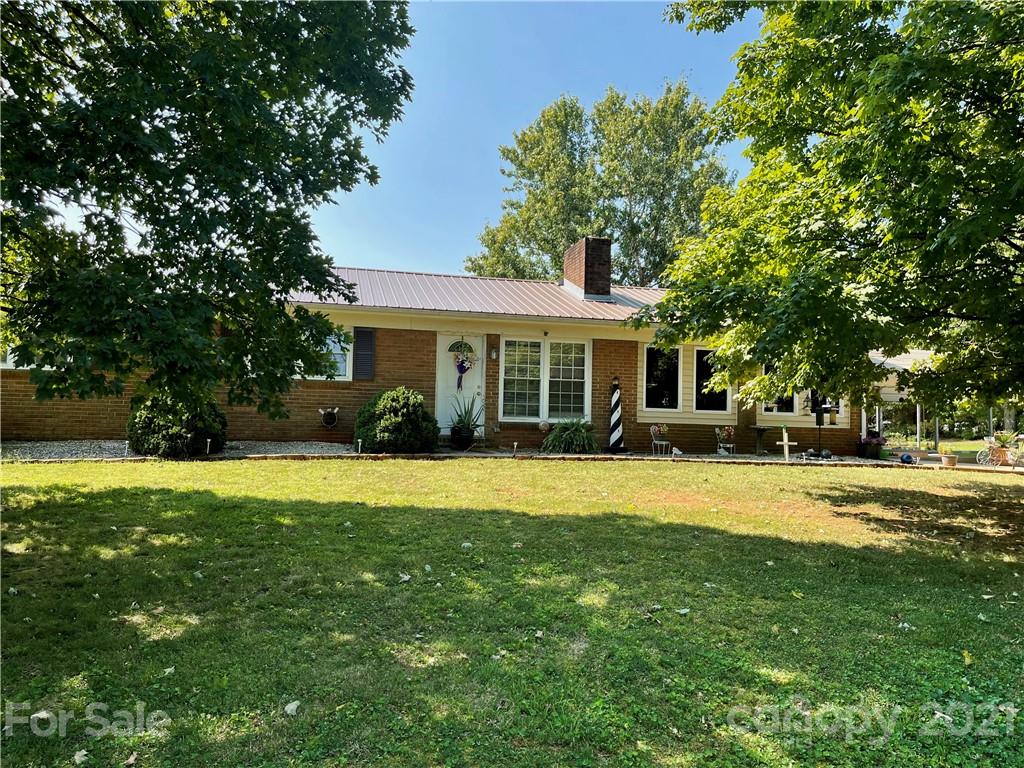 2750 Spencer Road Northeast Conover, NC 28613 - Photo 6 of 43 Gallery Image 6