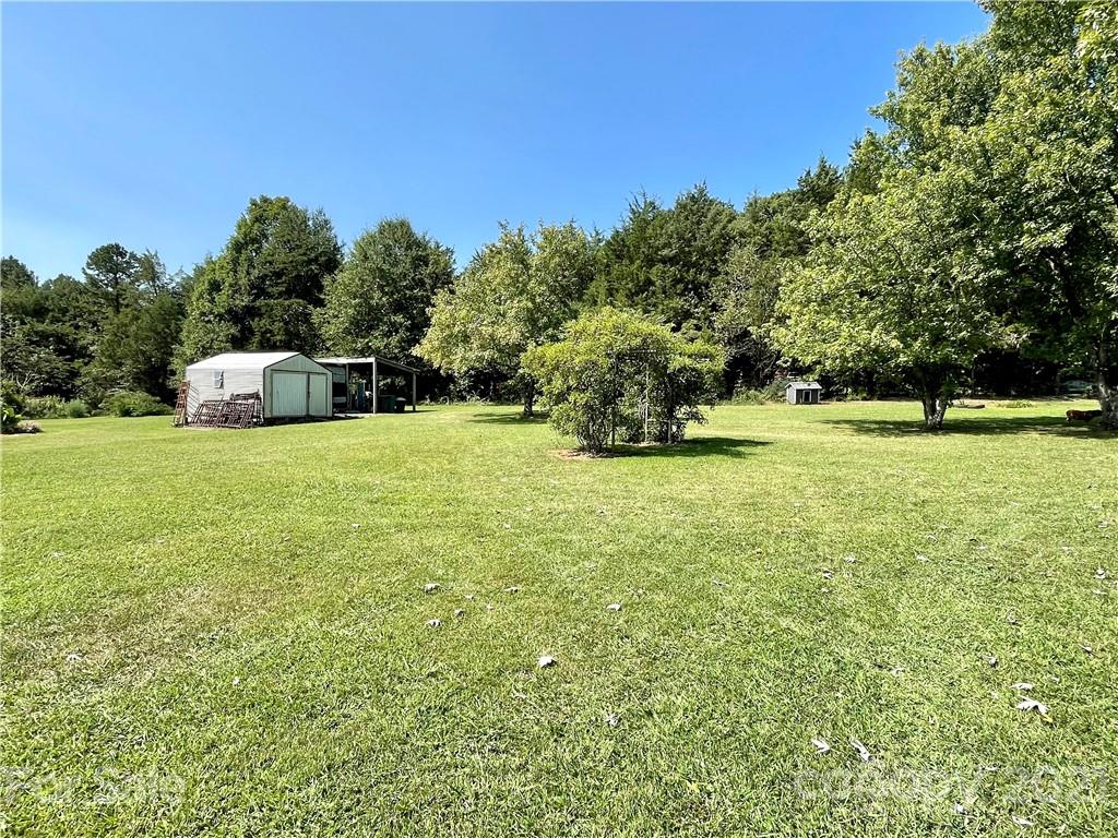 2750 Spencer Road Northeast Conover, NC 28613 - Photo 9 of 43 Gallery Image 9