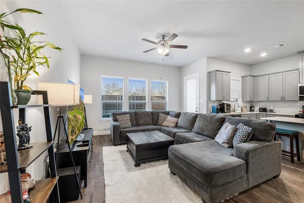 $2,799 | 620 Hutchinson Lane, Lewisville, TX 75077