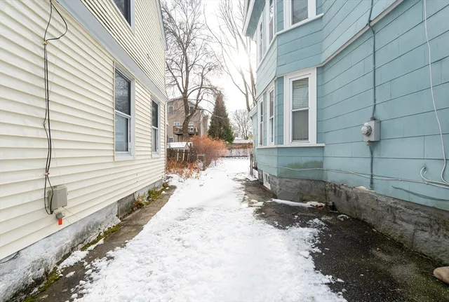 $424,900 | 94 D Street, Lowell, MA 01851