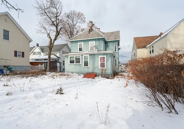 $424,900 | 94 D Street, Lowell, MA 01851