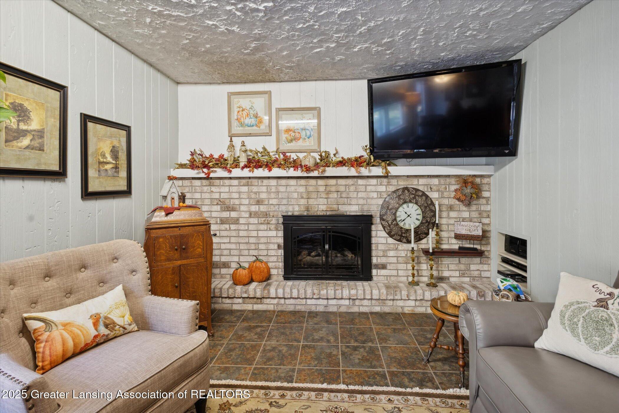 1383 Northcrest Road Lansing, MI 48906 - Photo 15 of 40 08-1383-Northcrest-Rd-Lansing-MI-48906-W
