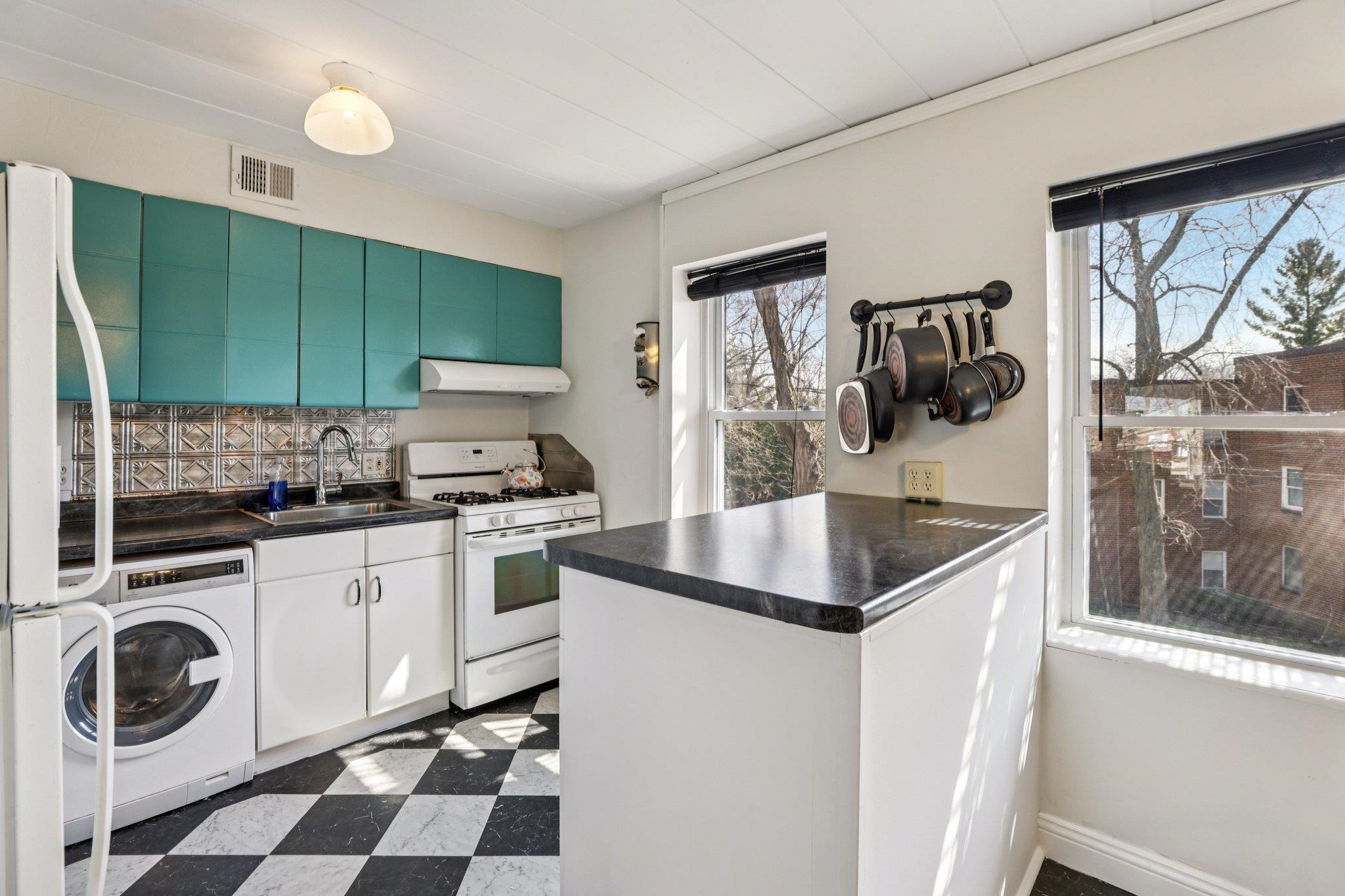 35 Sherman Terrace, Unit 3 Madison, WI 53704 - Photo 8 of 20