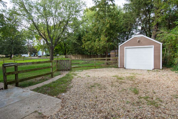 19987 Brick Road South Bend, IN 46637 - Photo 20 of 21 Gallery Image 20