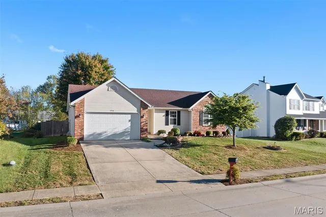 $325,000 | 326 Dewitt Court, O'Fallon, IL 62269