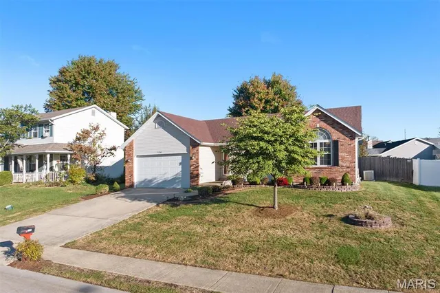 $325,000 | 326 Dewitt Court, O'Fallon, IL 62269