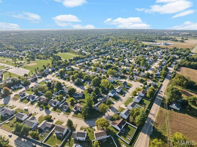 $325,000 | 326 Dewitt Court, O'Fallon, IL 62269