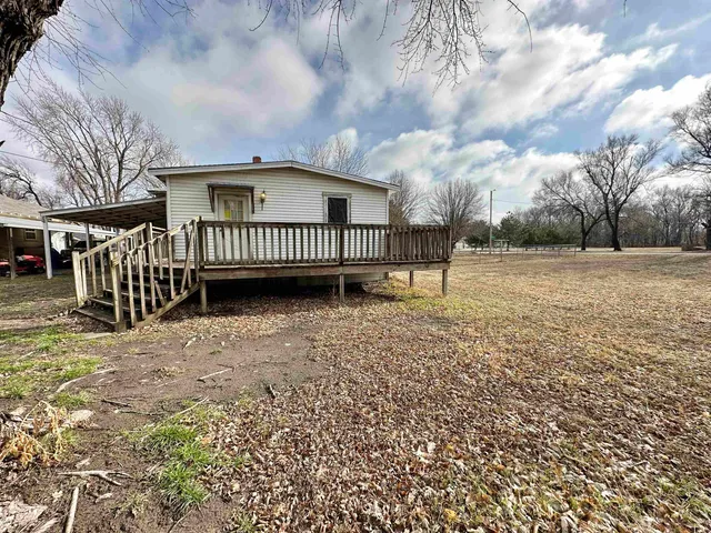 $69,000 | 1423 South C Street, Arkansas City, KS 67005
