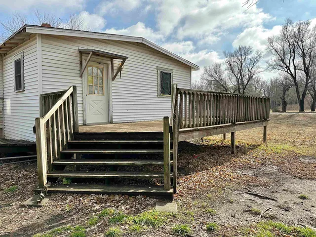 $69,000 | 1423 South C Street, Arkansas City, KS 67005