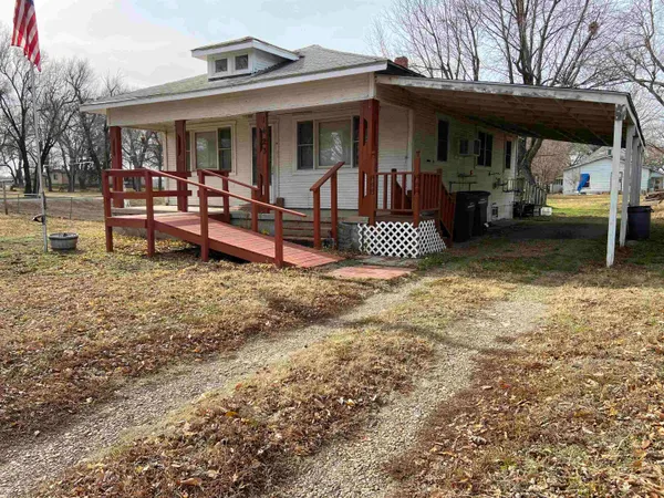 $69,000 | 1423 South C Street, Arkansas City, KS 67005