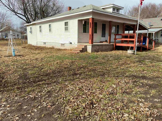 $69,000 | 1423 South C Street, Arkansas City, KS 67005