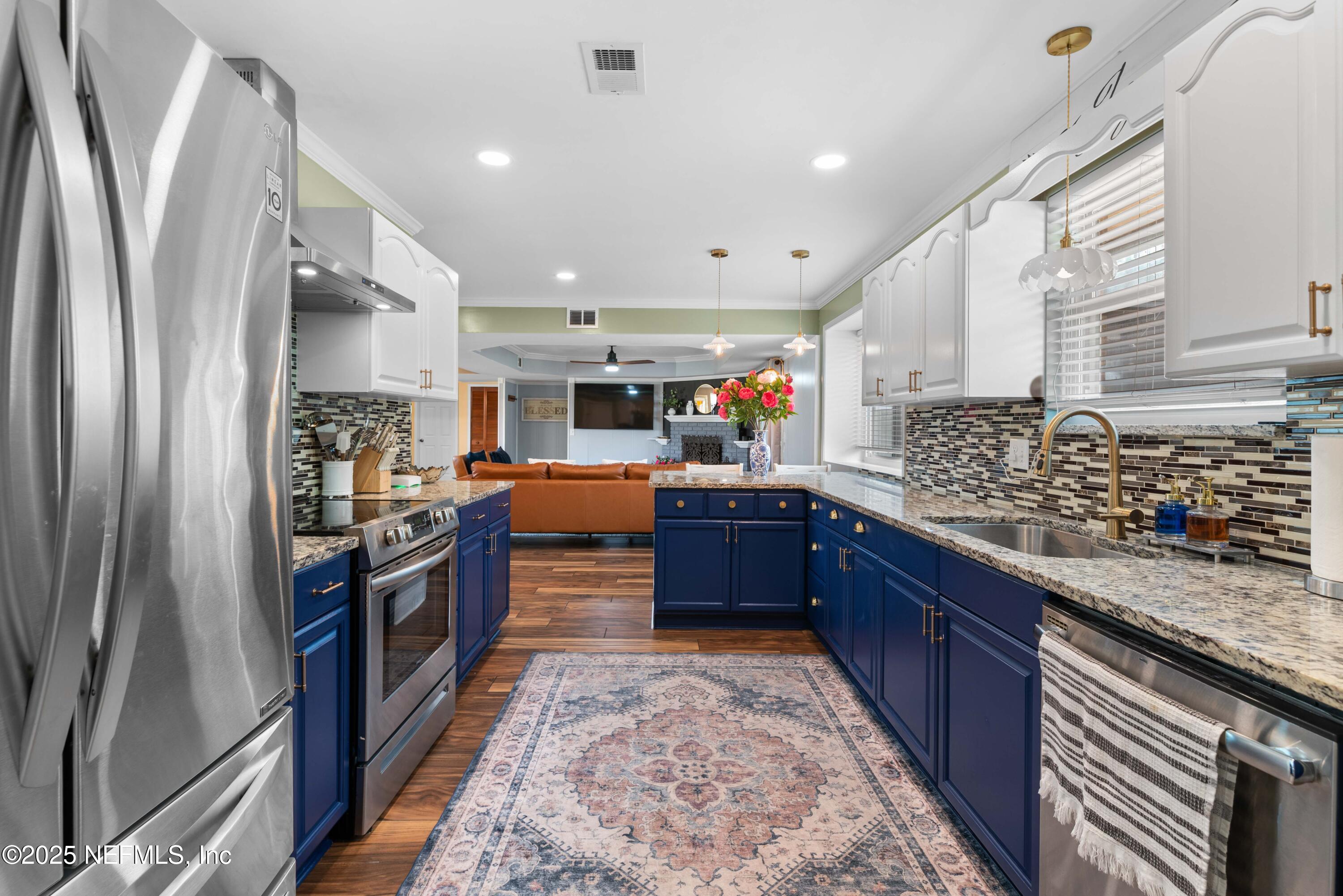 2894 Circle Ridge Drive Orange Park, FL 32065 - Photo 11 of 31 Kitchen