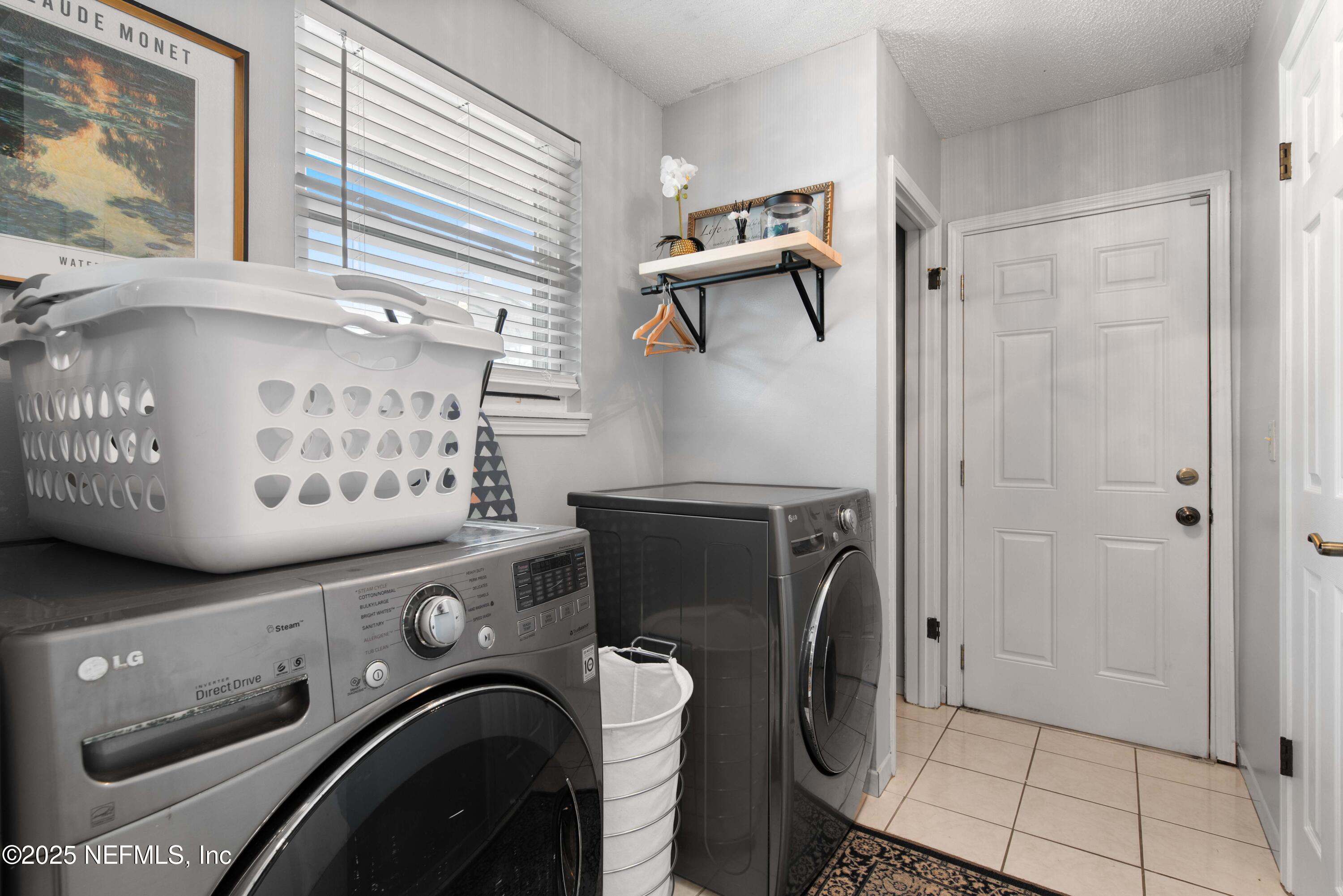 2894 Circle Ridge Drive Orange Park, FL 32065 - Photo 26 of 31 Laundry