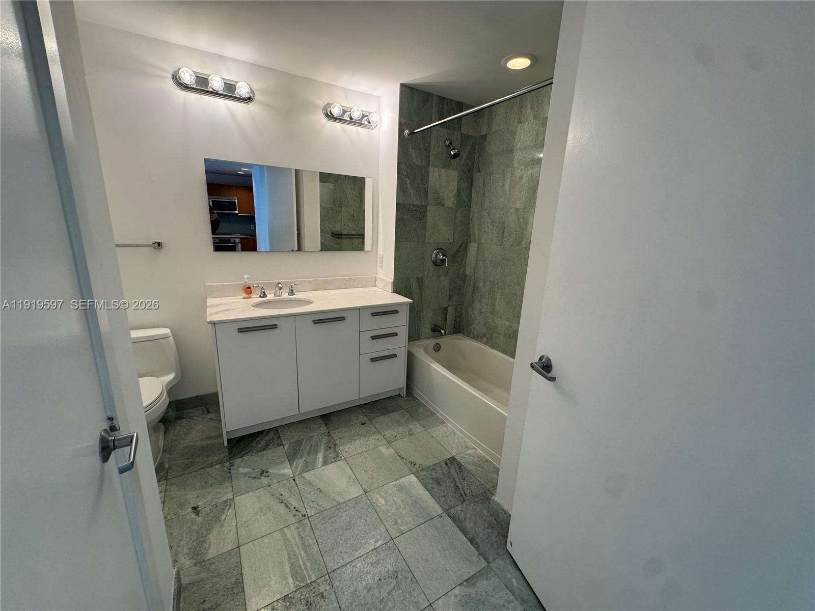 1050 Brickell Avenue, Unit 3106 Miami, FL 33131 - Photo 12 of 20