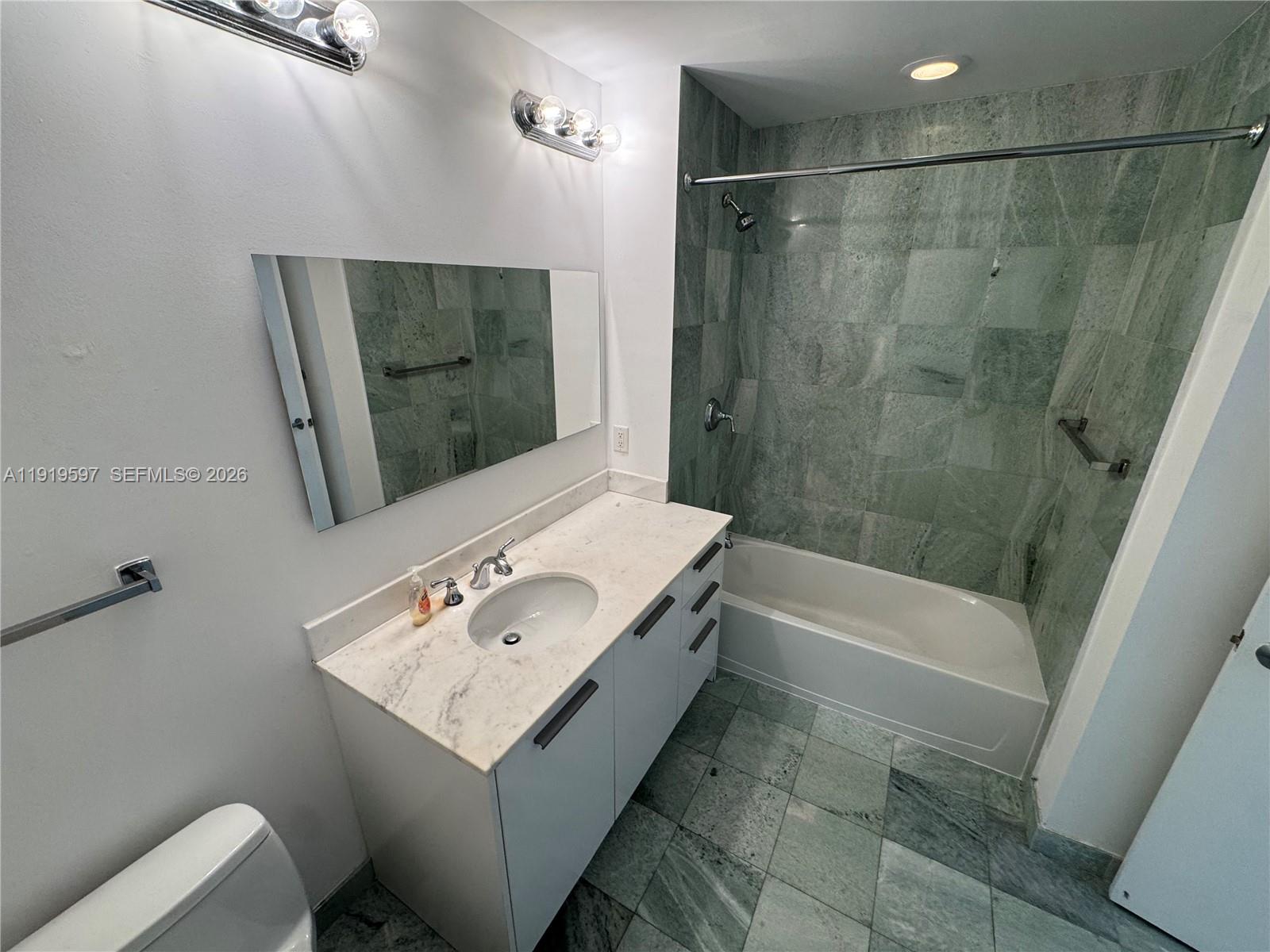 1050 Brickell Avenue, Unit 3106 Miami, FL 33131 - Photo 13 of 20