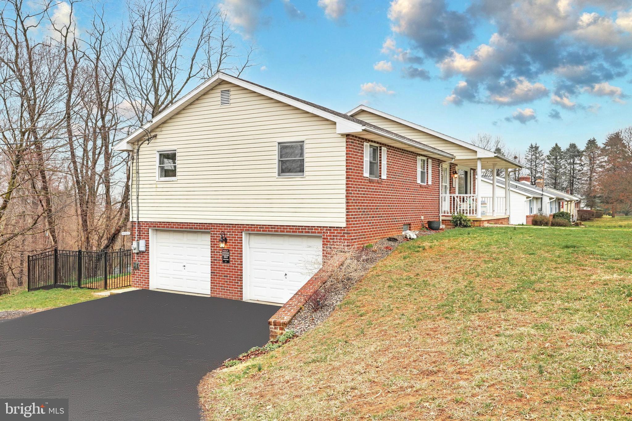 1205 Homewood Road York, PA 17402 - Photo 3 of 33 Gallery Image 3