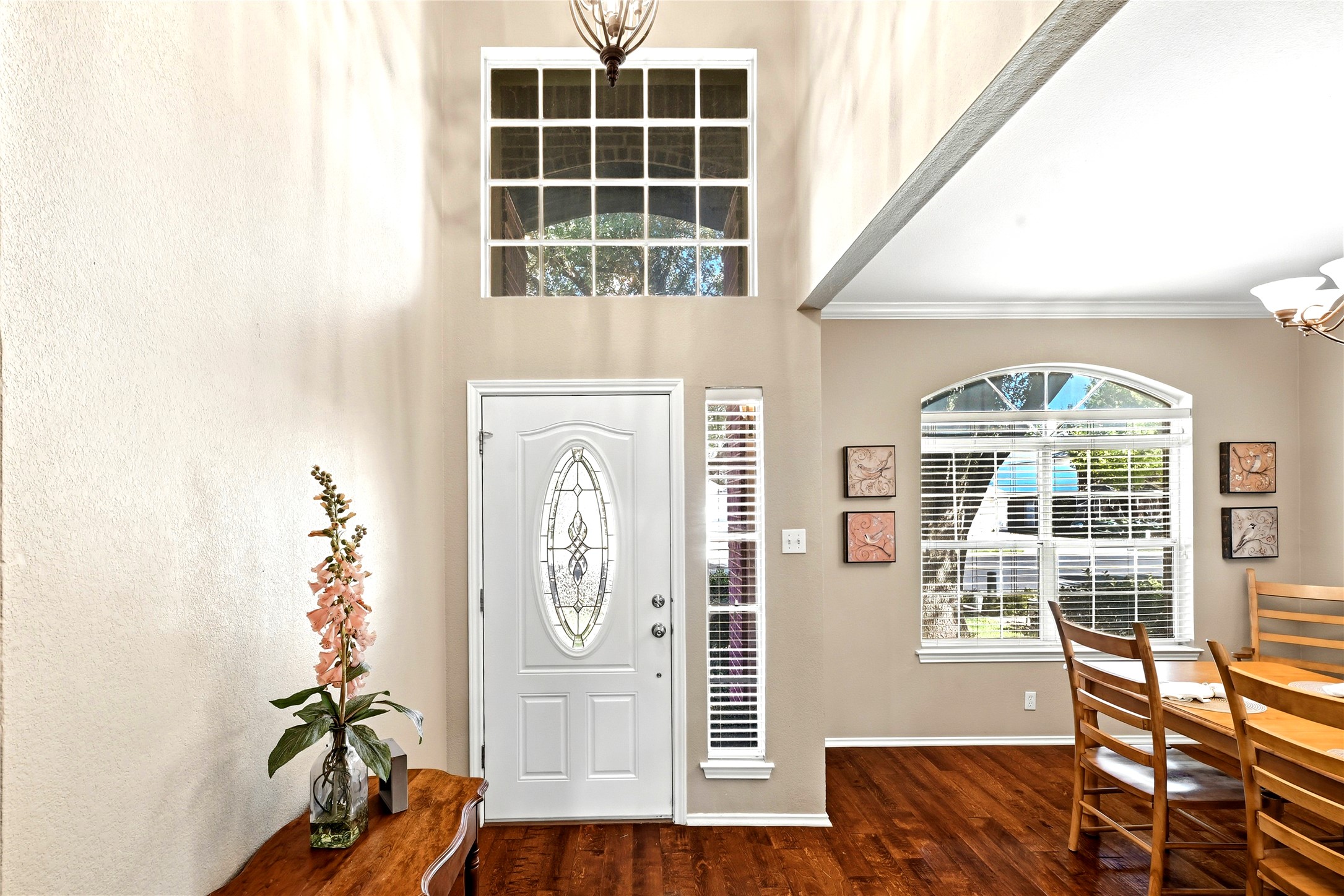Bright Entry way with Soaring Ceilings