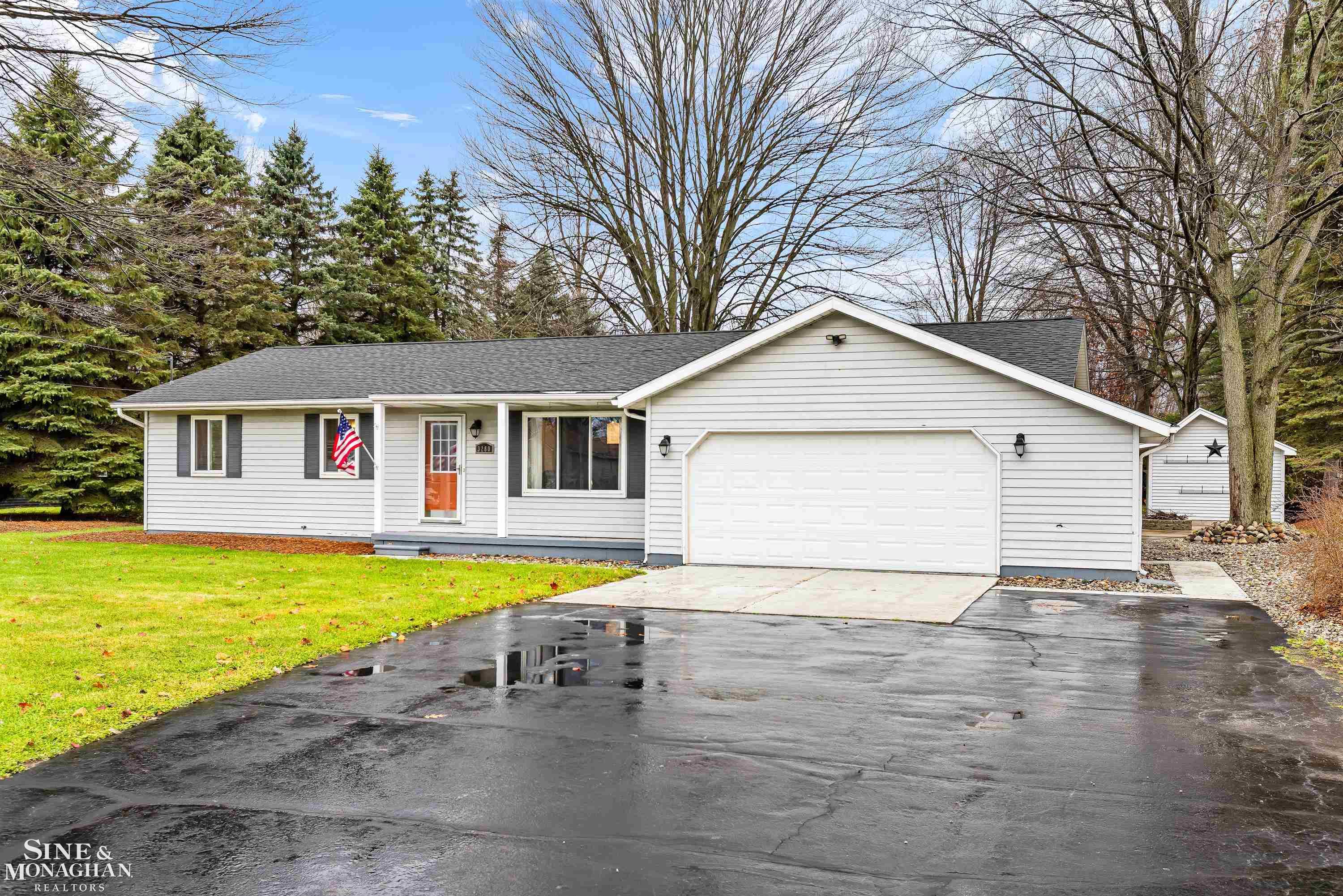 3280 Ravenswood Road Port Huron, MI 48060 - Photo 37 of 48 50161981-bfb33742-6722-459a-9610-8854d52a701a.JPG