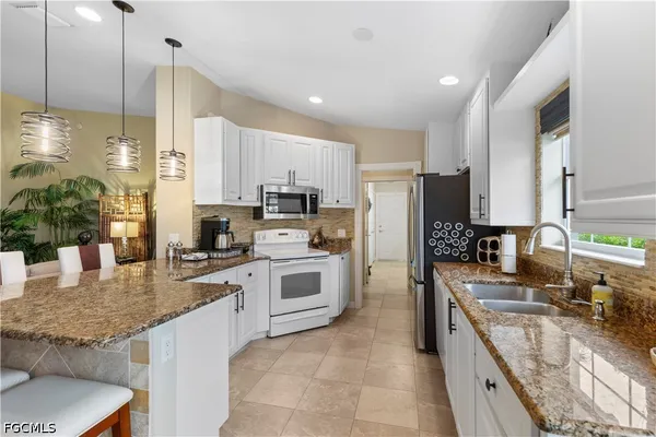$2,500 | 15382 Queen Angel Way, Bonita Springs, FL 34135