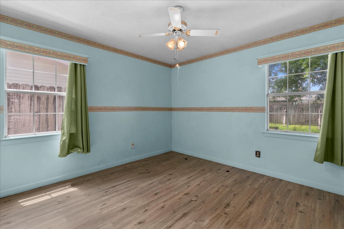 811 Shadowglen Street Channelview, TX 77530 - Photo 17 of 26