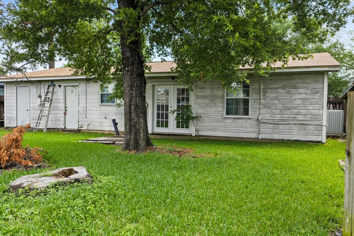 811 Shadowglen Street Channelview, TX 77530 - Photo 19 of 26